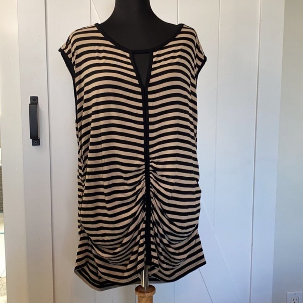 Vince Camuto Black and Beige Striped Ruched Front Cap Sleeve Top
